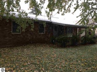 191 E Boulevard St, Shepherd, MI 48883