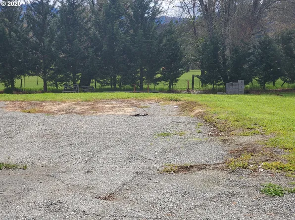 131 Wanda Ct #12, Myrtle Creek, OR 97457