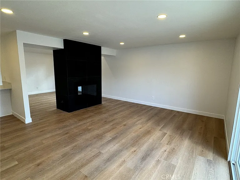 213 N Royal Pl — Photo 7