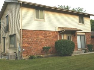 18601 Golfview Dr, Hazel Crest, IL 60429