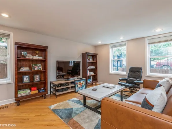 1426 N Greenview Ave APT 1, Chicago, IL 60642