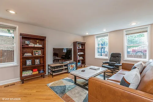 1426 N Greenview Ave #1 Photo 1