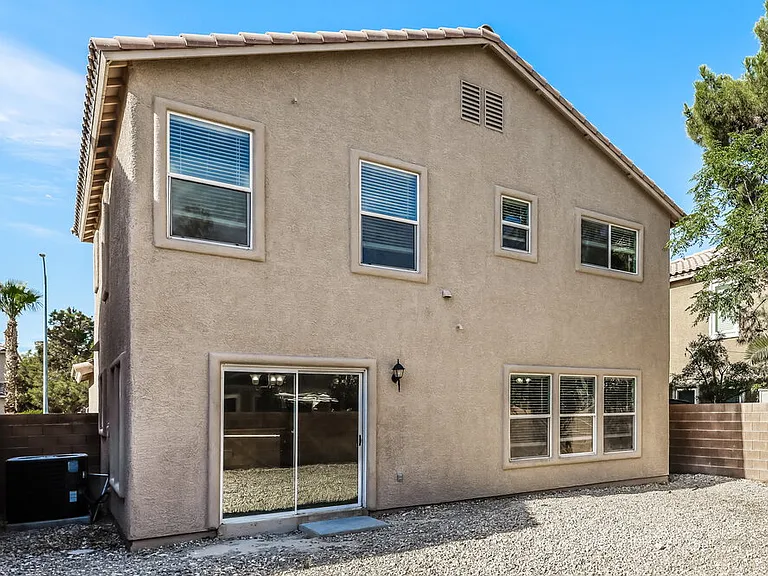 2420 Cockatoo Dr — Photo 17