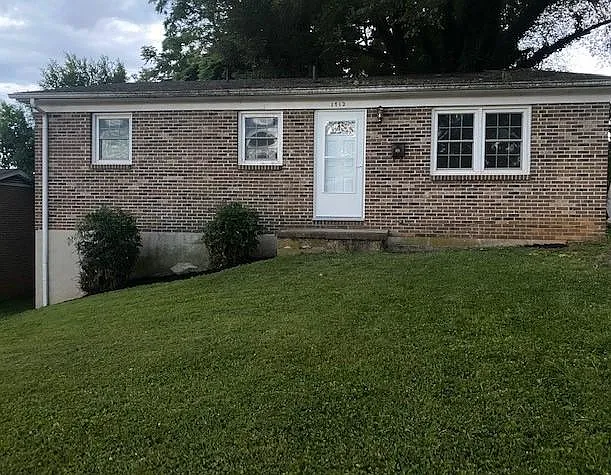 1712 Pierce St — Photo 2