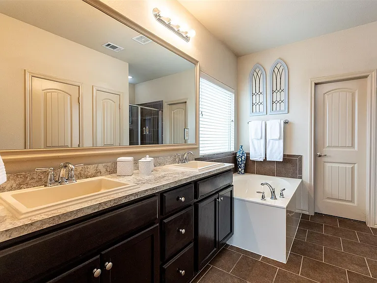 509 Vidalia Ct — Photo 15