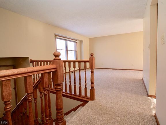 2nd image of 5491 Oakgreen Pl N