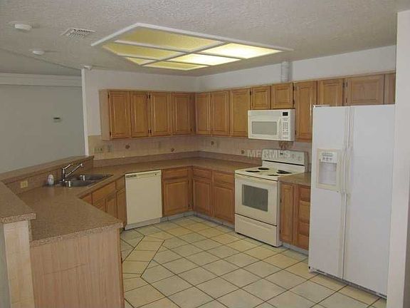 3rd image of 2201 Sylvan Ct