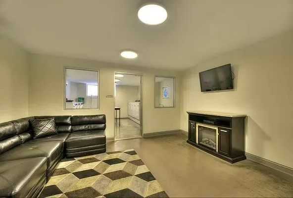 Rented by Owner | media 22