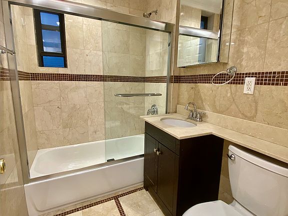 5th image of 56 W 65th St APT 5D