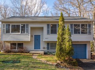 617 Canistear Rd, Highland Lakes, NJ 07422