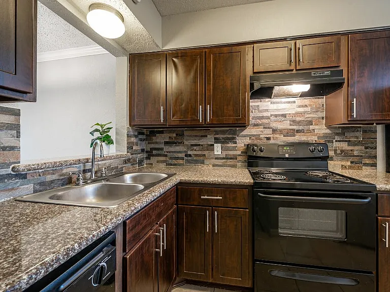 Villas At Braeburn — Photo 33