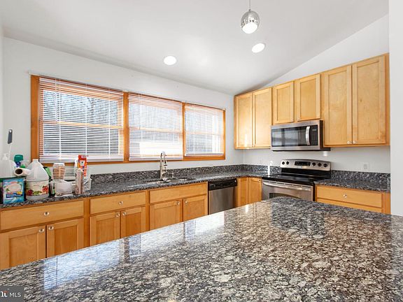 4th image of 7312 Sugar Hollow Rd