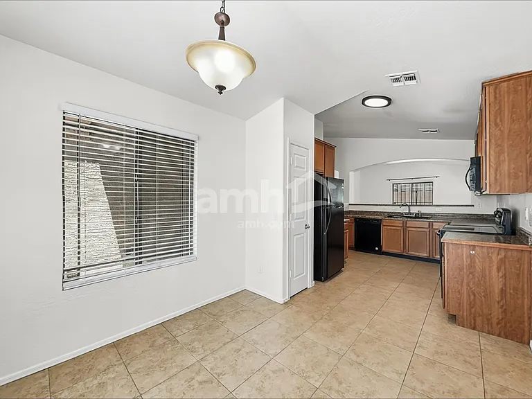 11232 W Pierson St — Photo 6