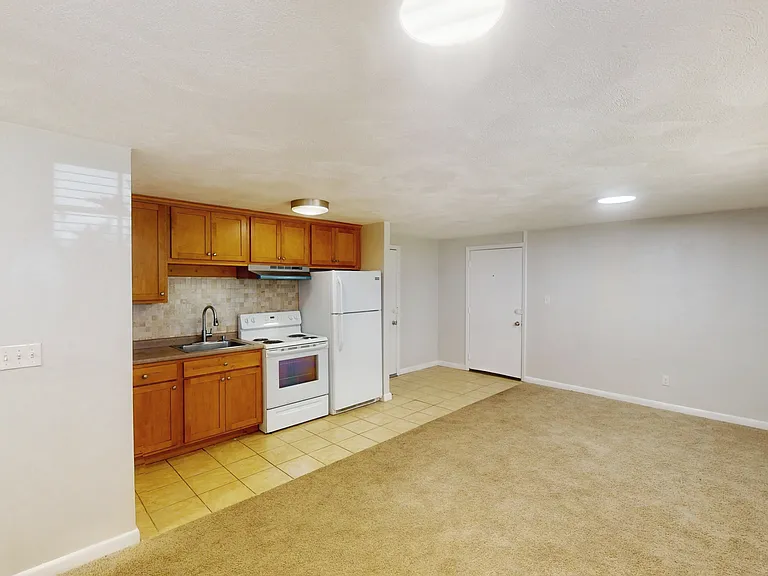 107 Oak Ln #3 — Photo 3