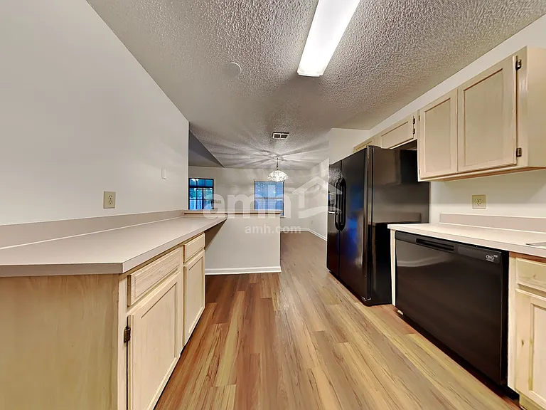 8016 Queensferry Ln — Photo 3