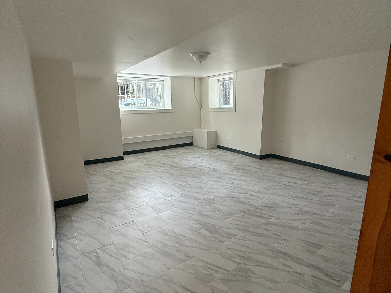 2 bed, 1000 sqft, $1,800 — Photo 2