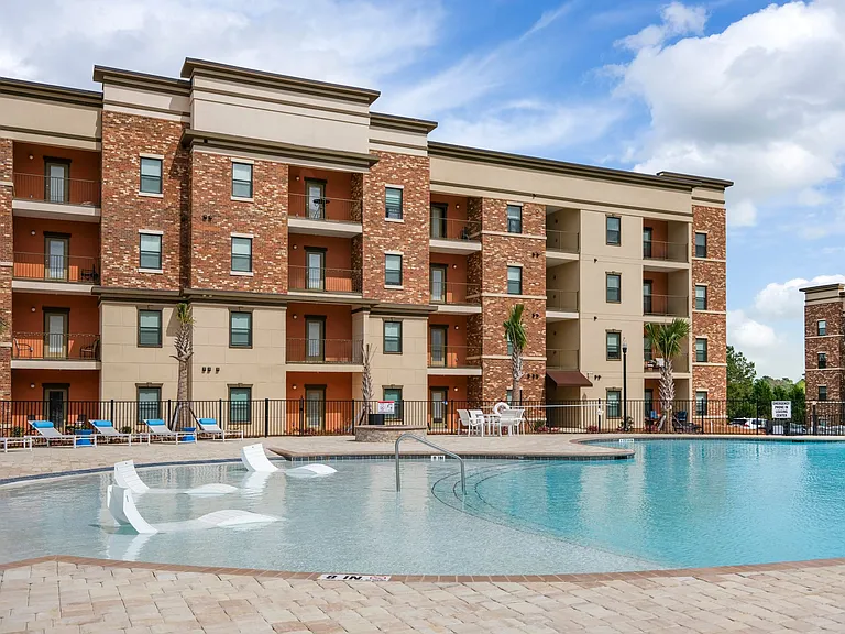 Grand Park Luxury Apartments — Photo 27