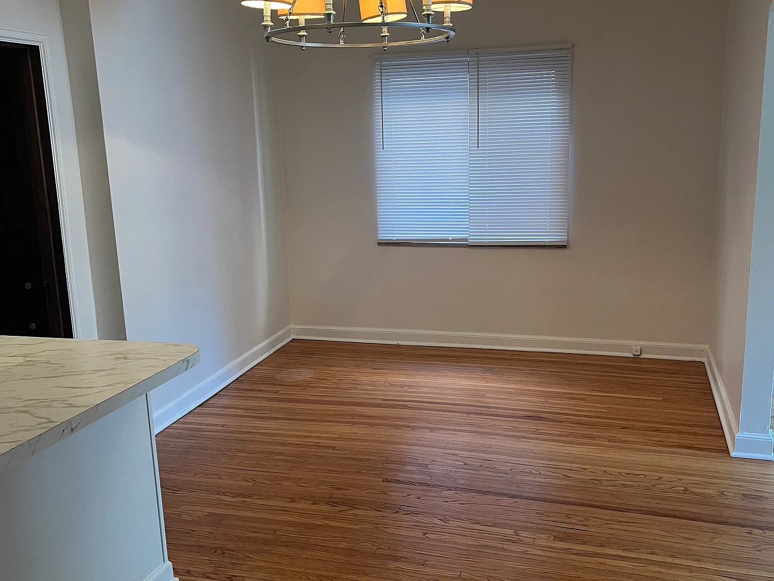 1 bed, 850 sqft, $1,295 — Photo 4