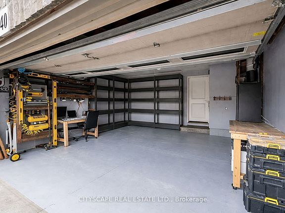 2nd image of 40 Blue Ribbon Way