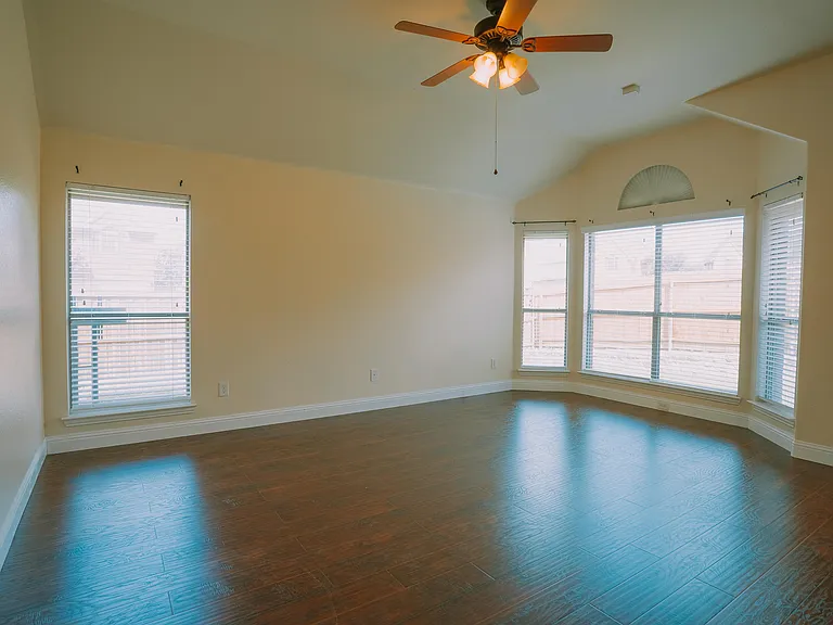 3240 Paseo — Photo 22
