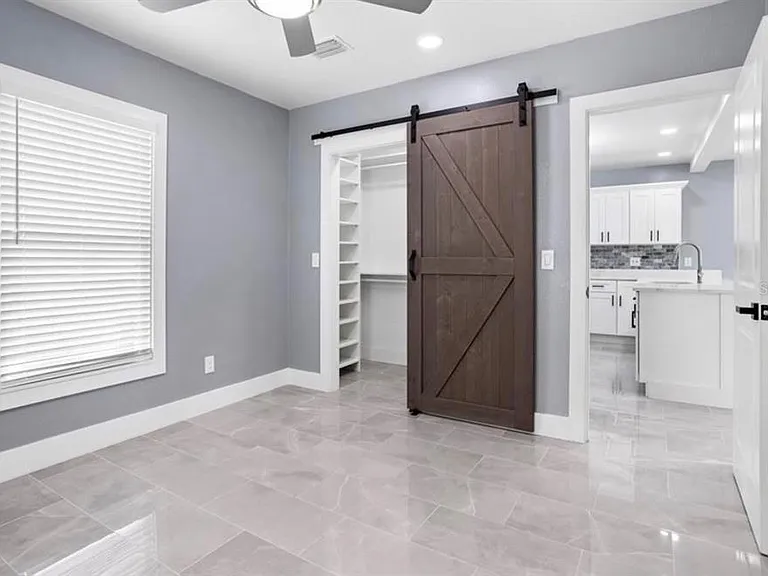 8907 N Blvd — Photo 20