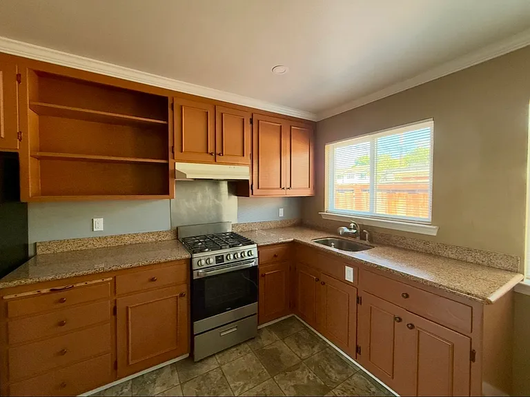 3457 Hoover St — Photo 3