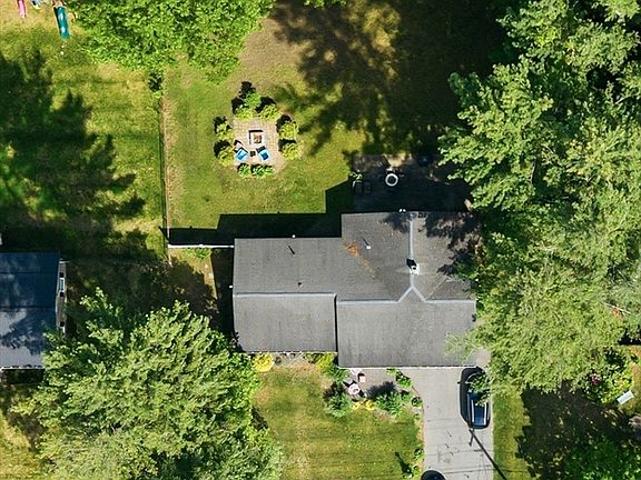 4th image of 157 Nicholas Rd