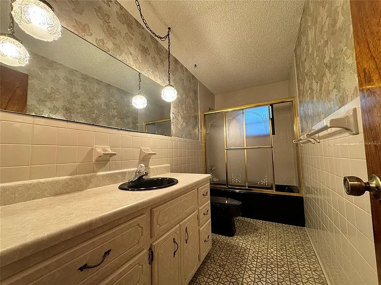8225 E Highway 25 — Photo 21