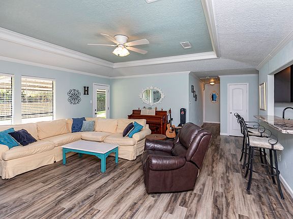 4th image of 12795 Tanoak Dr