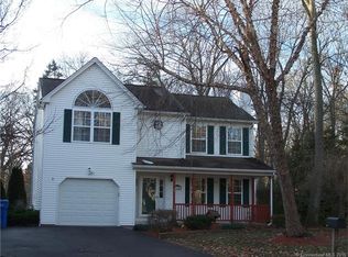 105 Dora Dr, Middletown, CT 06457