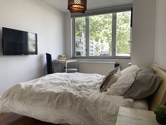 Rented by Compass | media 9