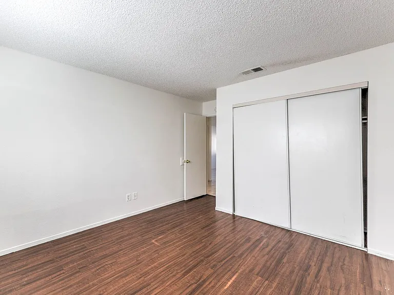 3109 N Walnut Rd — Photo 13