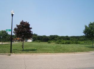 1501 Sara Ct, Burlington, WI 53105