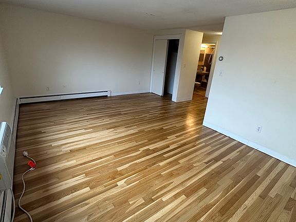 4th image of 20 Riverside St APT 2-3