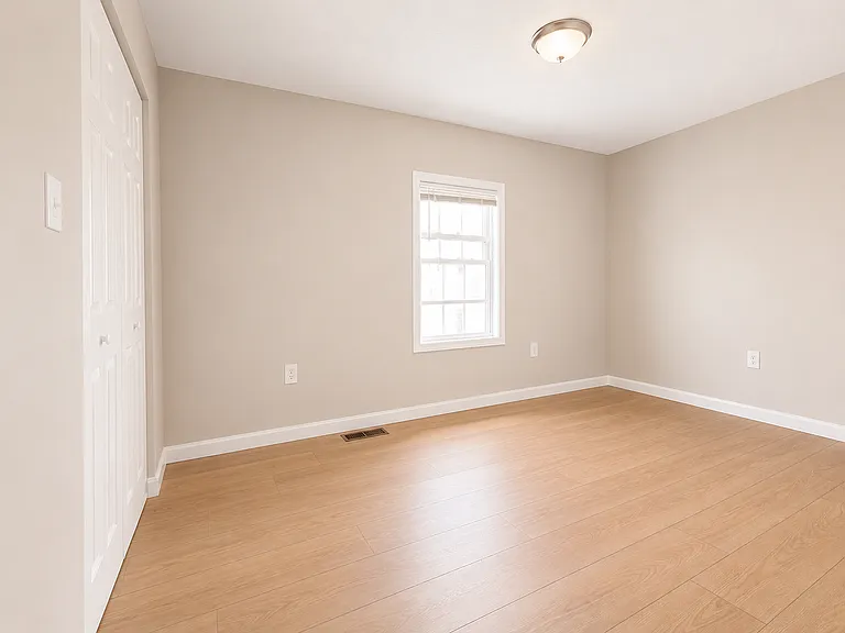 8 Lawton Pl — Photo 7