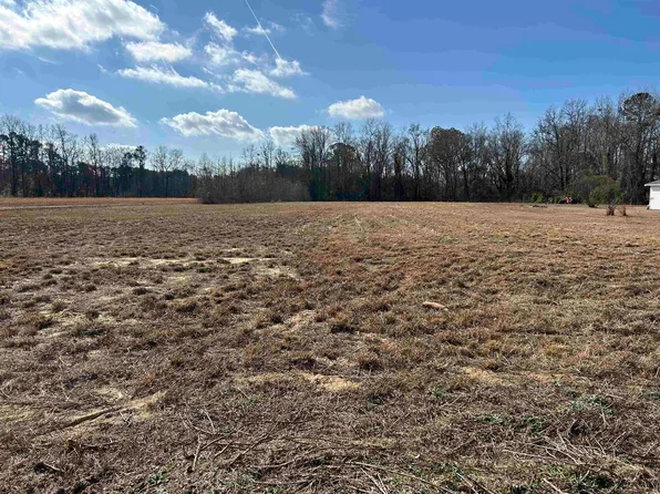 811 Sheila Dr., Johnsonville, SC 29555