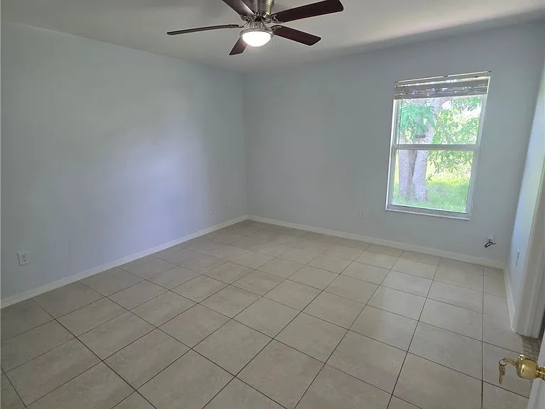 2422 Vernon Ave S — Photo 9