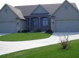 2851 S Waterside Ct, Marblehead, OH 43440