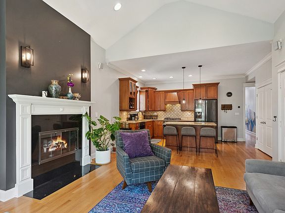 5th image of 5021 N Kenmore Ave APT 3N