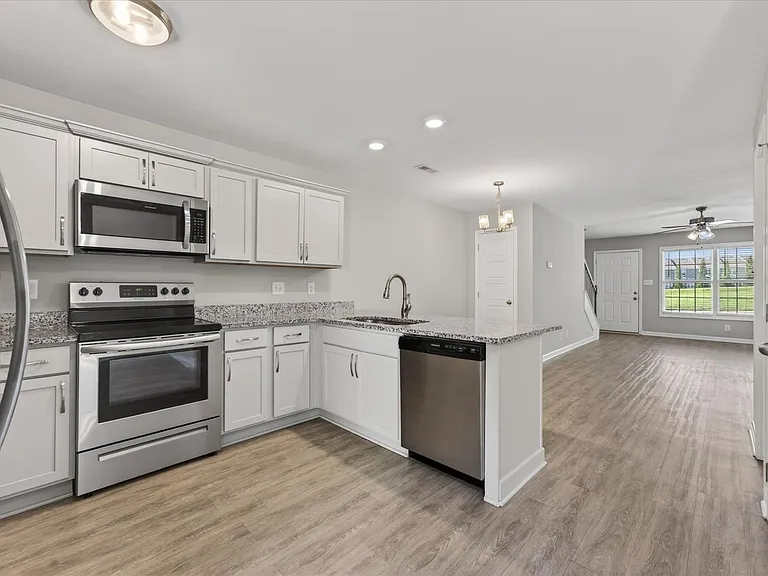 645 Stowe Ct #C — Photo 18
