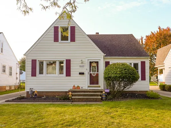 10287 Keswick Dr, Parma Heights, OH 44130