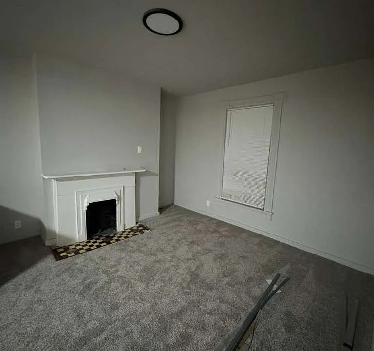 3427 Lexington Ave