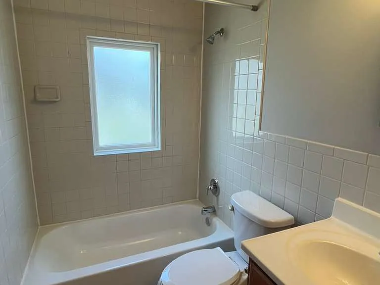 9813 Lullaby Ln — Photo 17