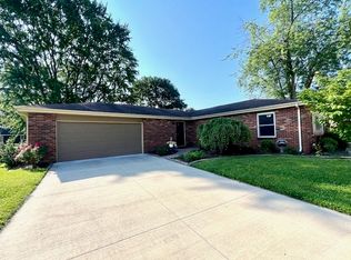 2715 Yellowwood Ct, Columbus, IN 47203