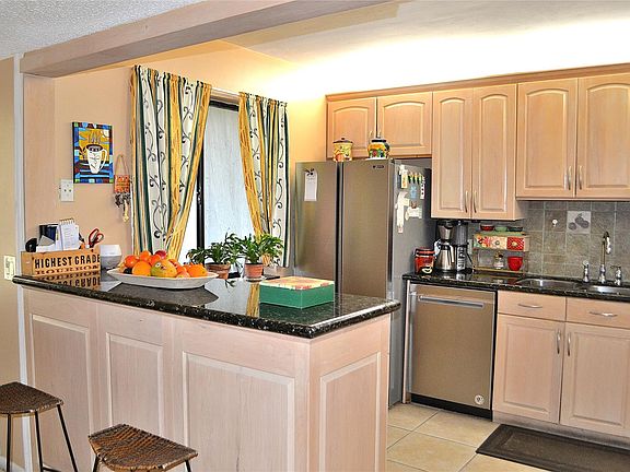2nd image of 401 Lakeview Drive #205