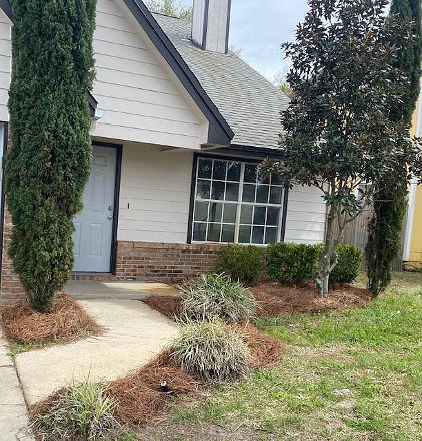 1st image of 216 Woodland Park Cir