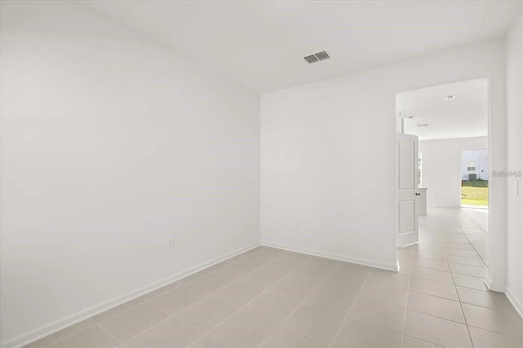 3 bed, 2.5 bath, 1689 sqft, $2,500 — Photo 3