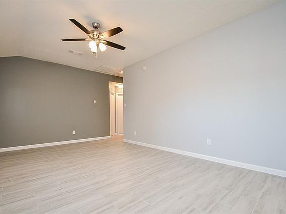 3rd image of 14923 Sunset Bay Ct