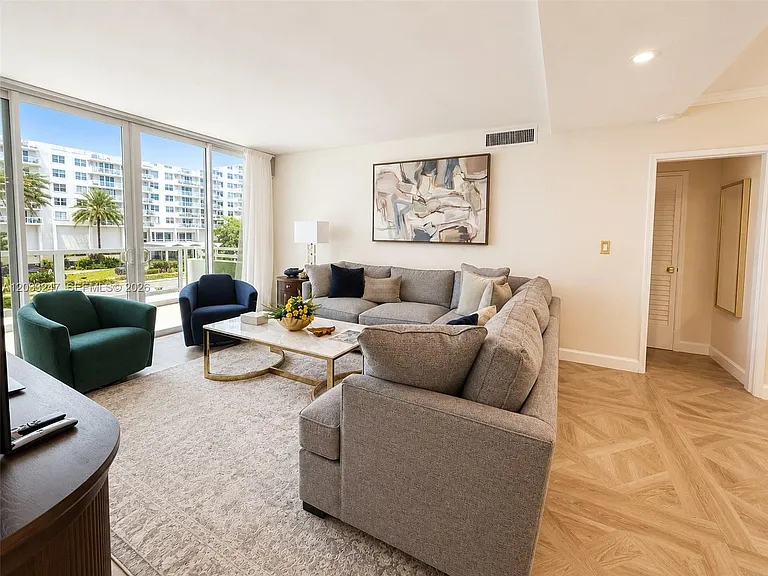 5700 Collins Ave #3A — Photo 13