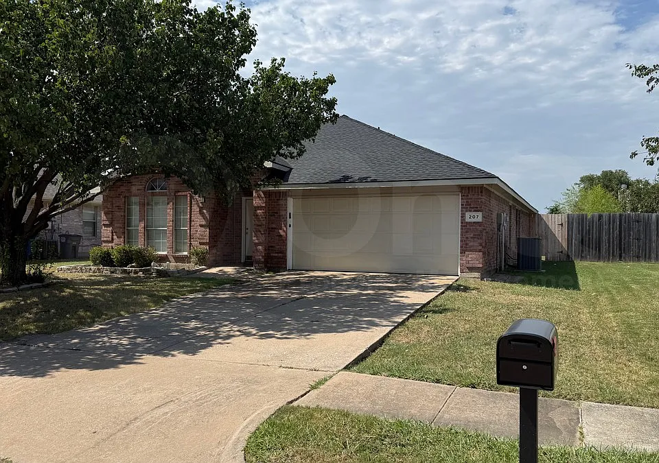207 Lake Wichita Dr